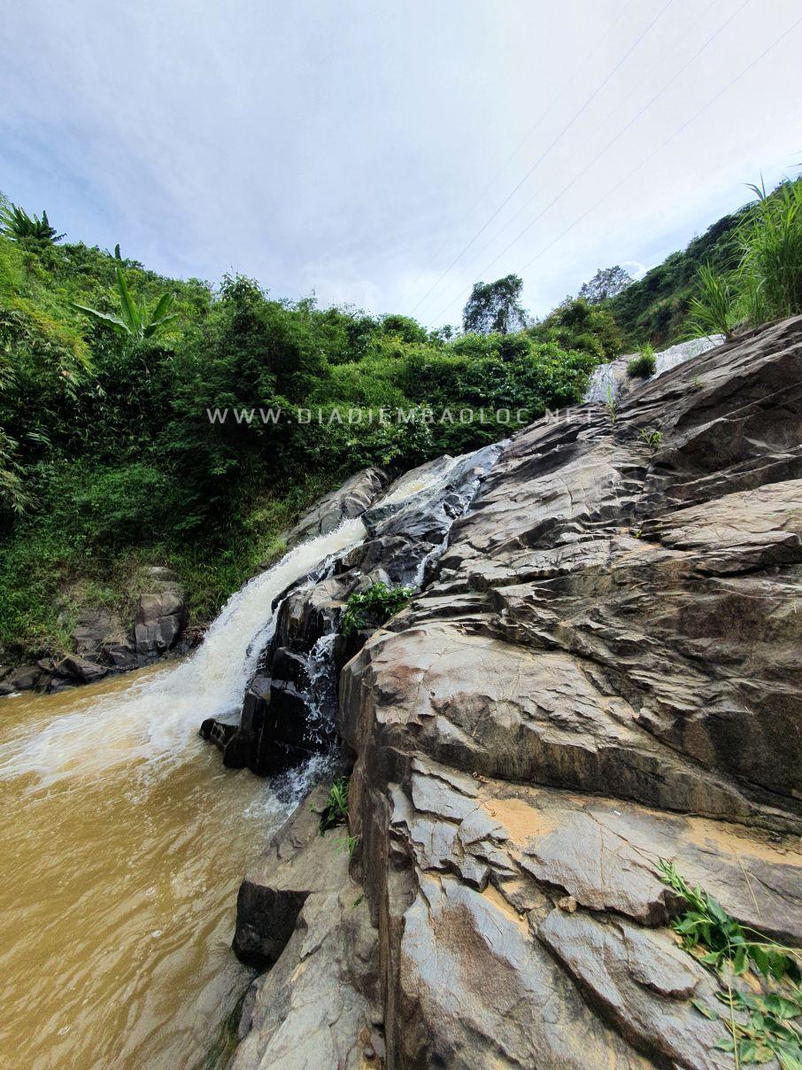 thac suoi mo dai lao bao loc 9