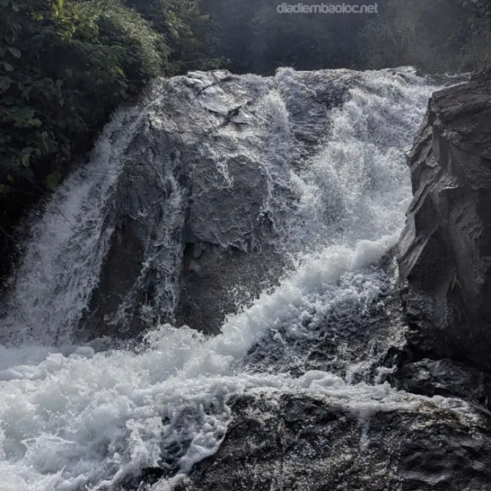 thac suoi mo diadiebaolocnet (5)