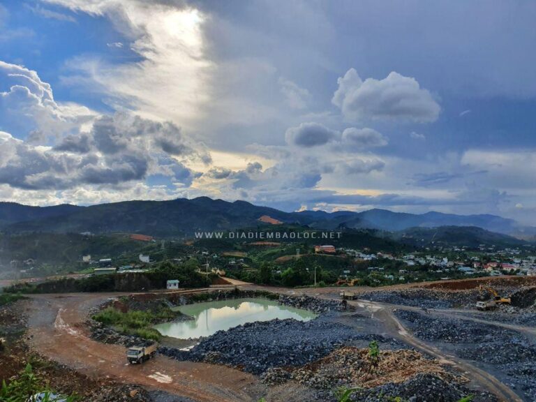 Mỏ Đá Tây Đại Lào 4