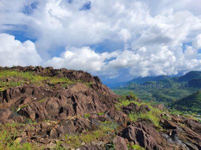 Các mỏm đá khá đẹp trên đồi Lam Sơn