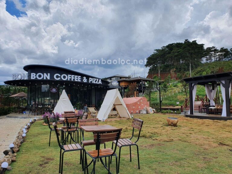 Bon Bon Coffee & Pizza 12
