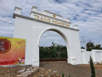 Cái cổng siêu to ở Trang homestay