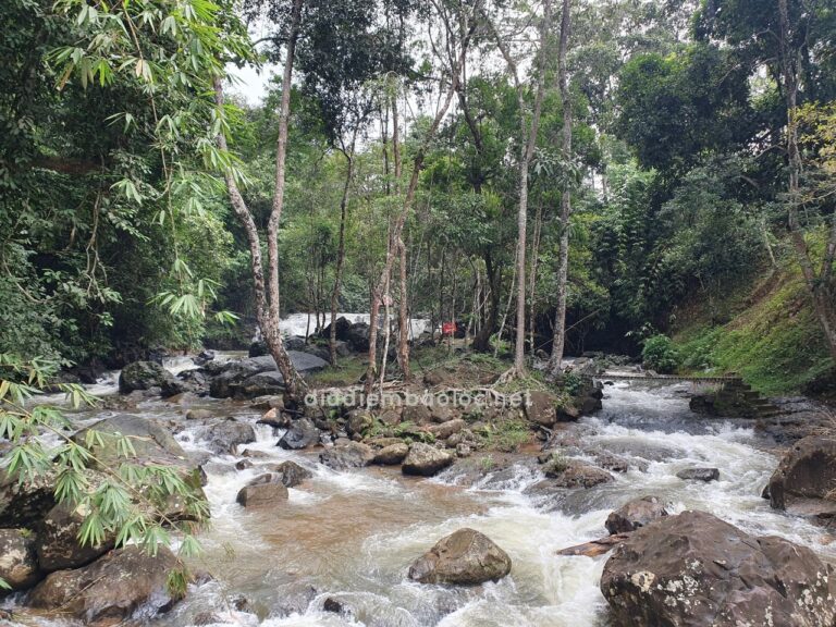 Thác Tam Hợp 17