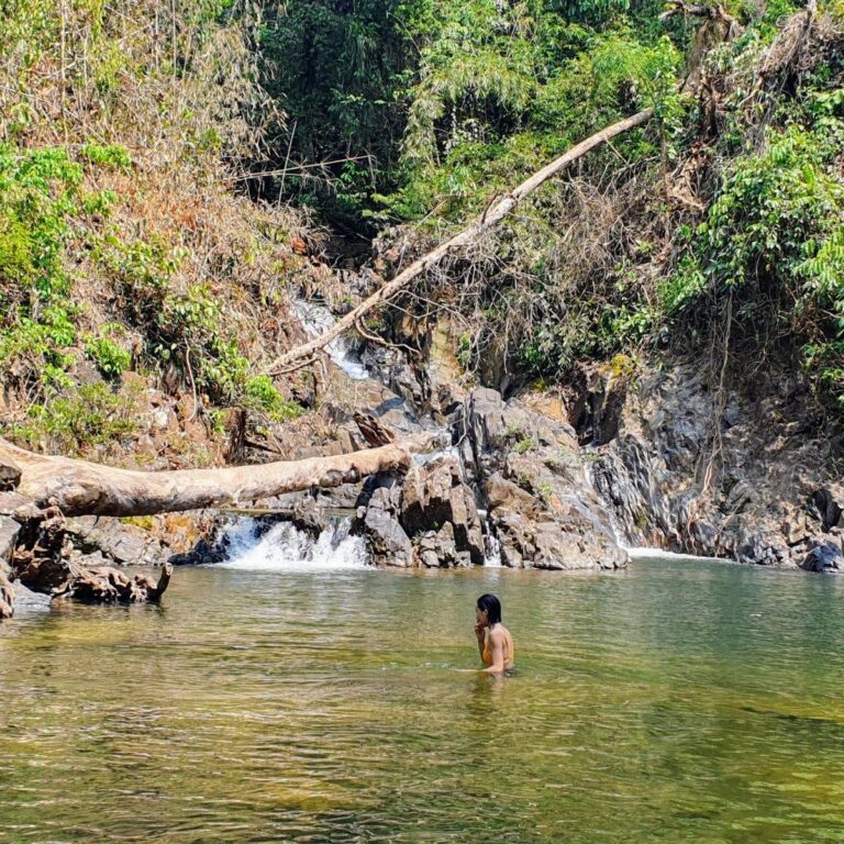 Thác Hồ ( Ao Cá Bác Hồ) 10