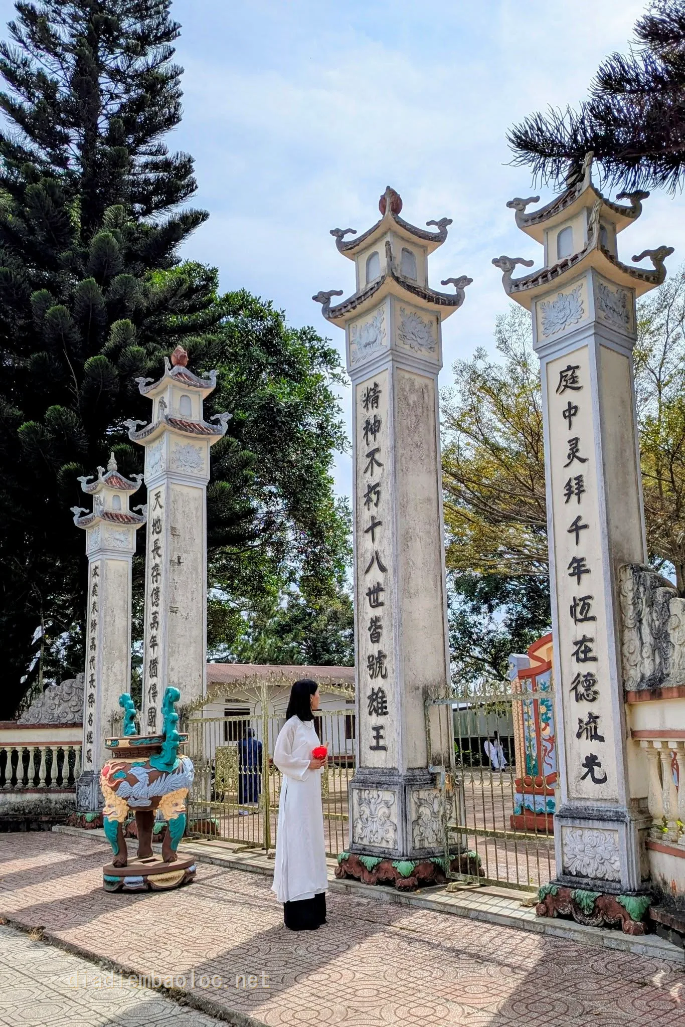 Đền Konhinh B’Lao