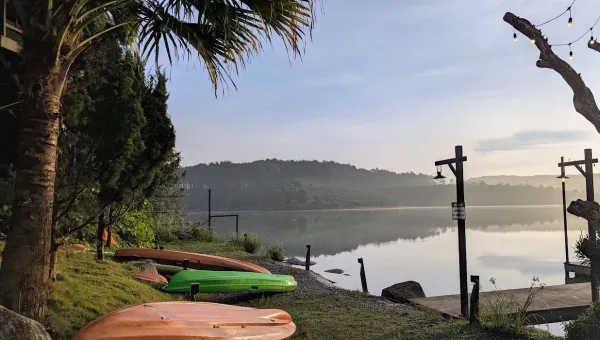 Retreat by the Lake - ảnh 16