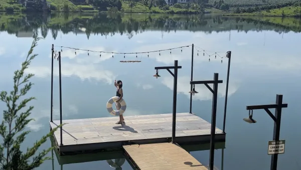 Retreat by the Lake - ảnh 2